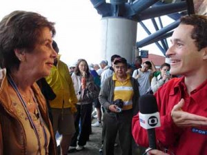 Maria Bueno and Marcos Perez teamed up for SporTV at the US Open 2004