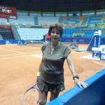 Maria Bueno courtside