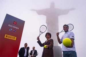 Launching the Rio Open at the foot of Christ the Redeemer - Maria Esther Bueno and João Olavo Souza (Feijão)