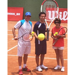Mauro Menezes, Marco Luque e Maria Esther Bueno on court at the Wilson Experience