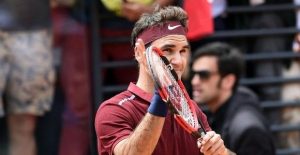 Roger Federer tested his fitness but lost to Dominic Thiem in Rome