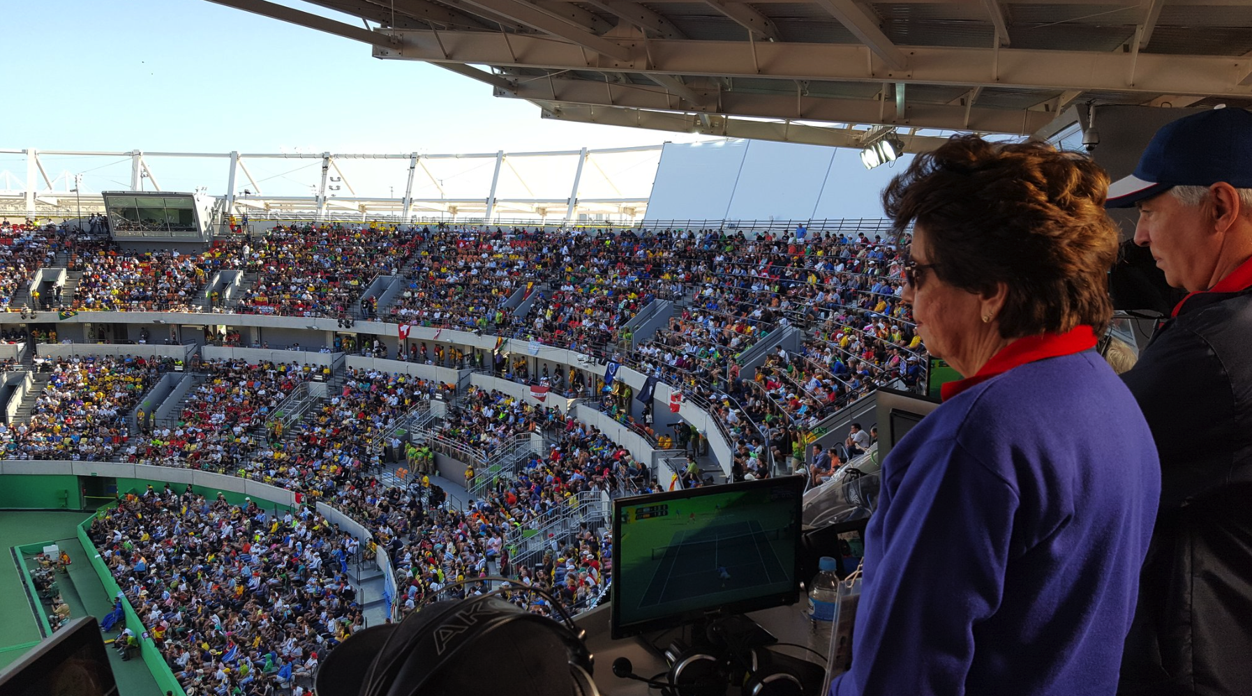 Maria Esther Bueno observes play